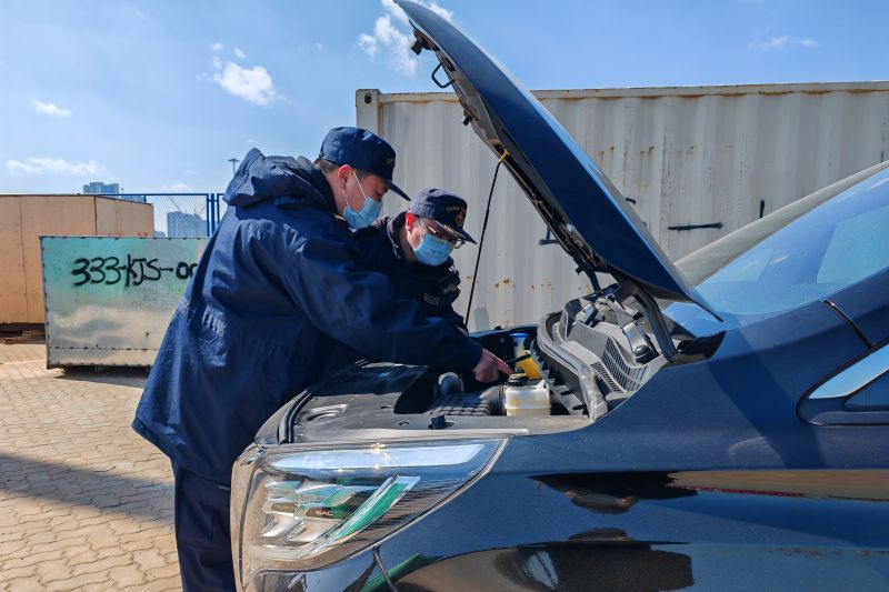 威海海关查获伪报出口汽车5辆（图）